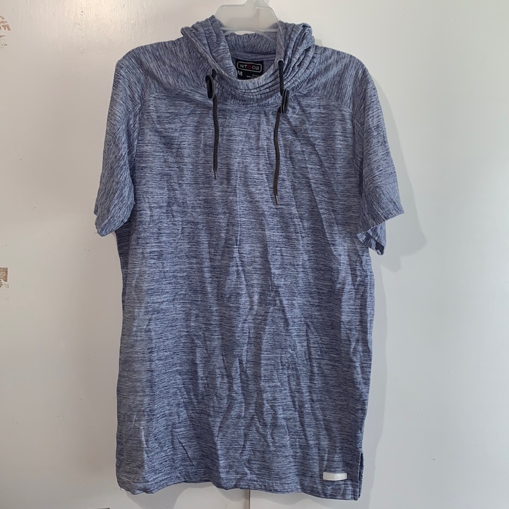 WT 02 Men’s hooded short sleeve shirt